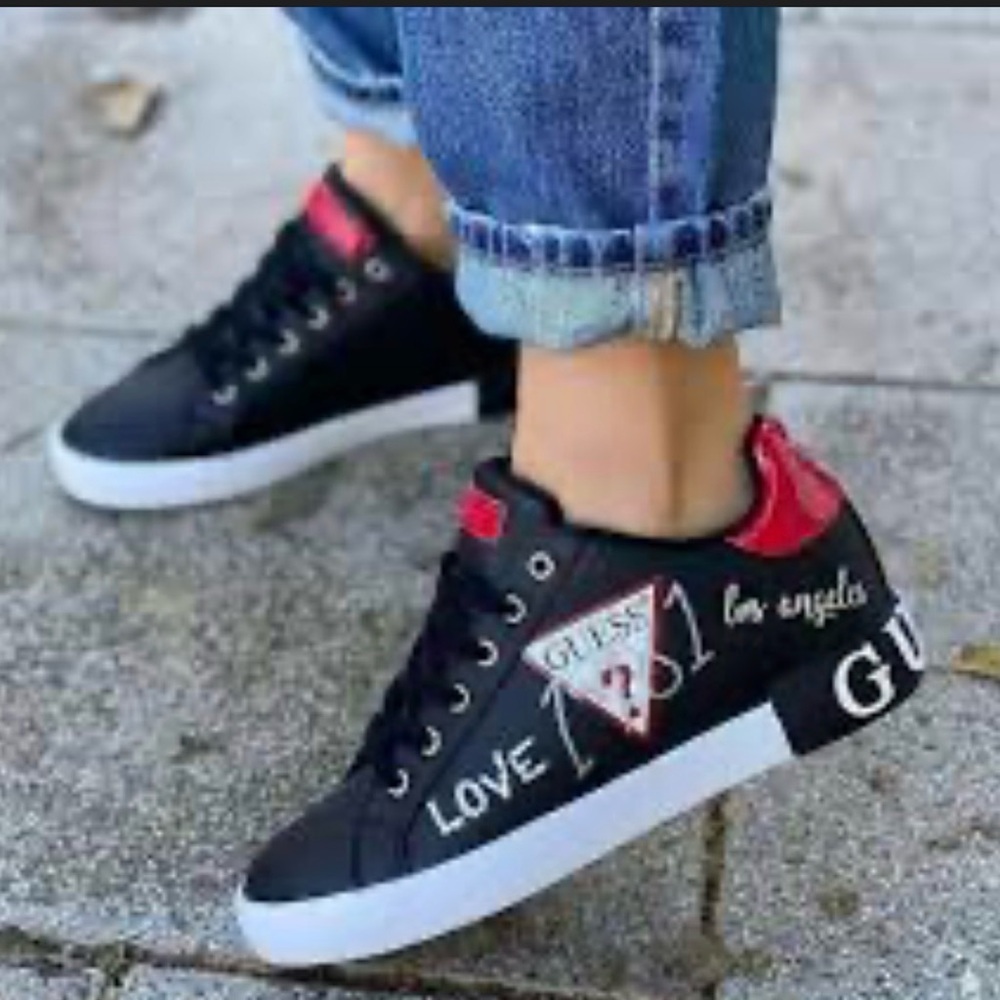 Guess Pathin Lace-Up Sneakers Black Red Logo Size 8.5 Street Style